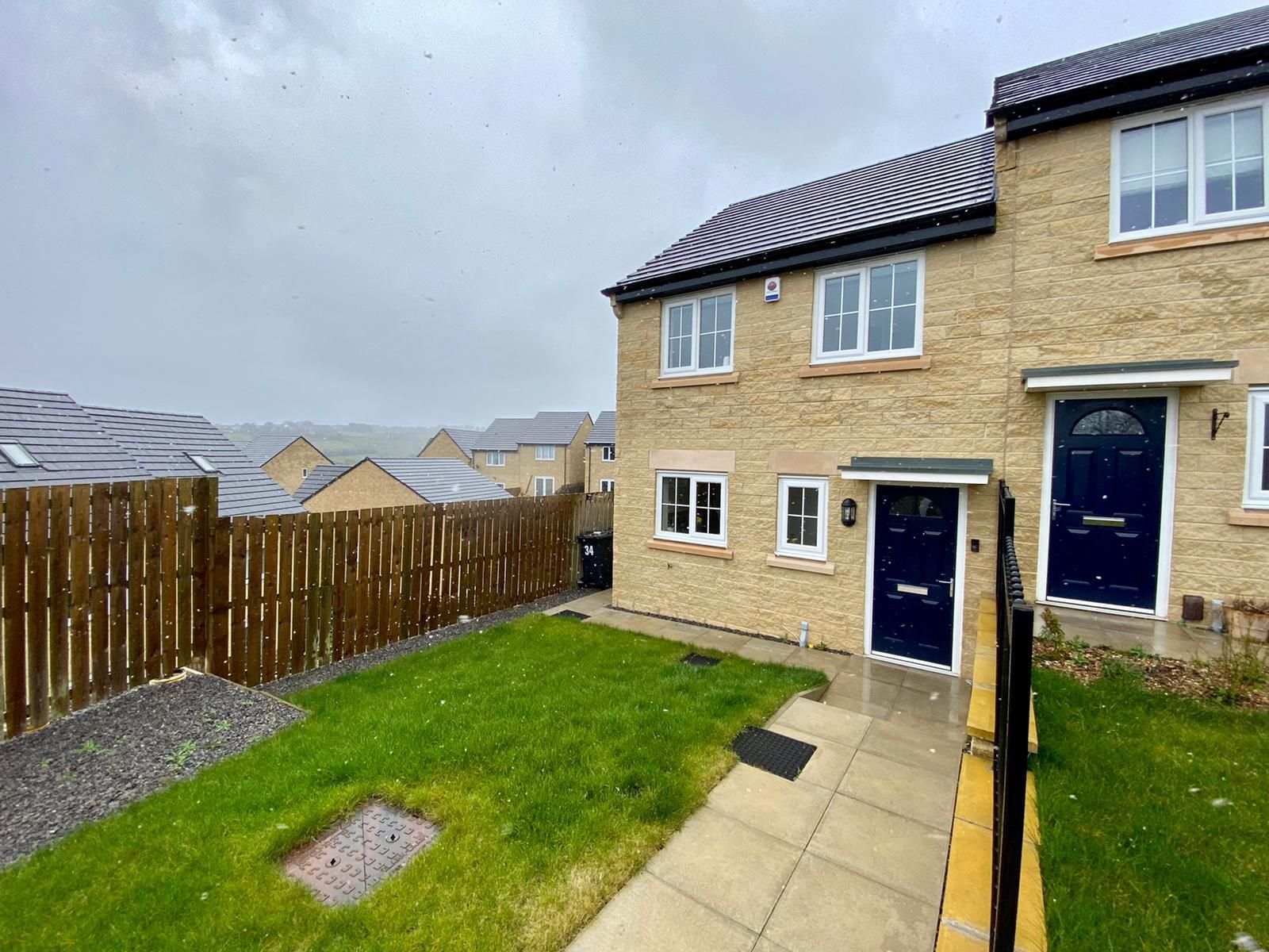 3 bed detached house to rent in Meadowlands, Allerton, Bradford, West