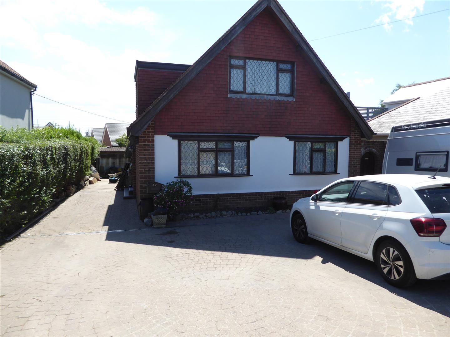 3 bed detached bungalow for sale in Canterbury Road West, Cliffsend
