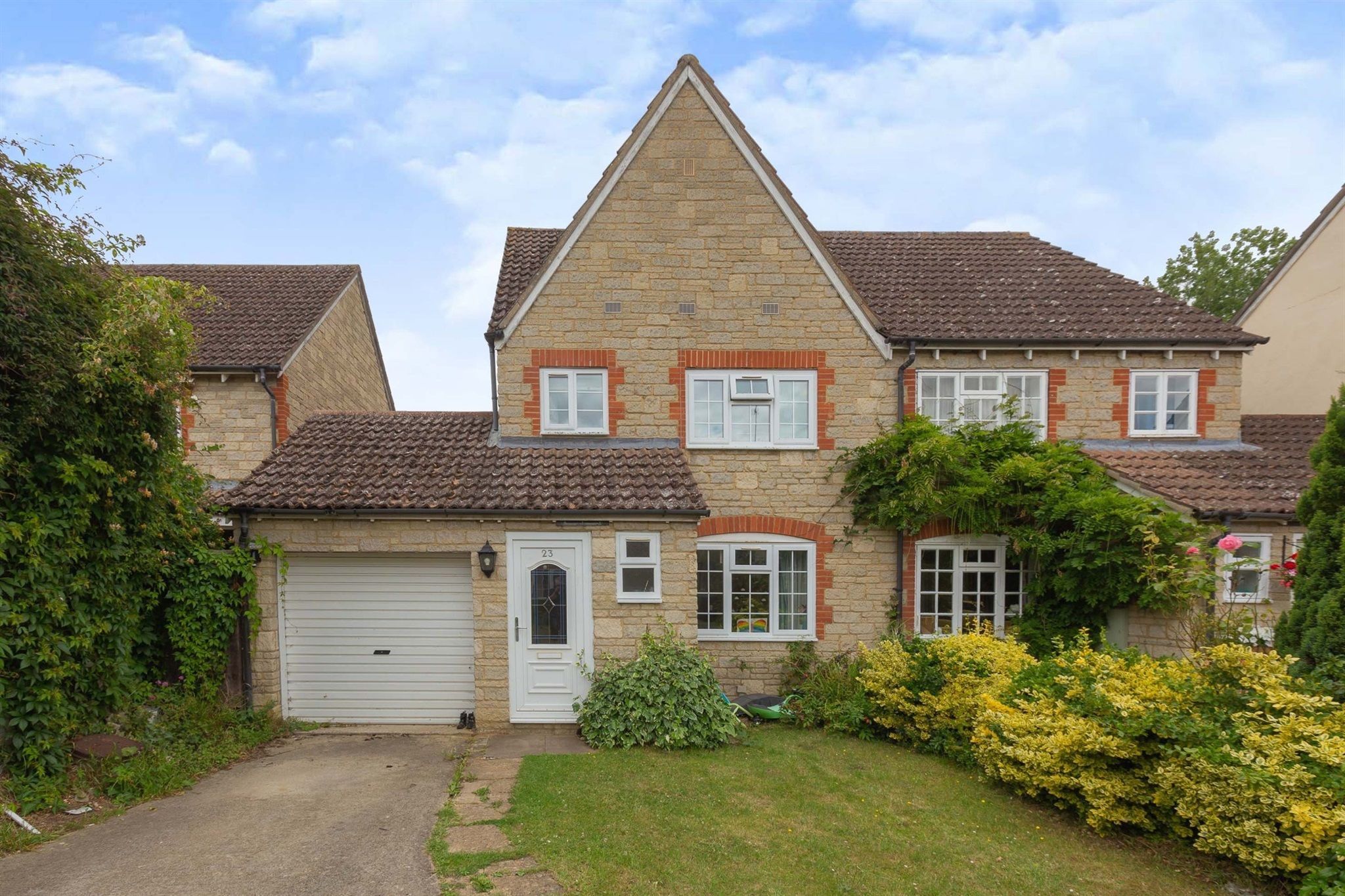 3 bed semidetached house for sale in Fettiplace Close, Appleton
