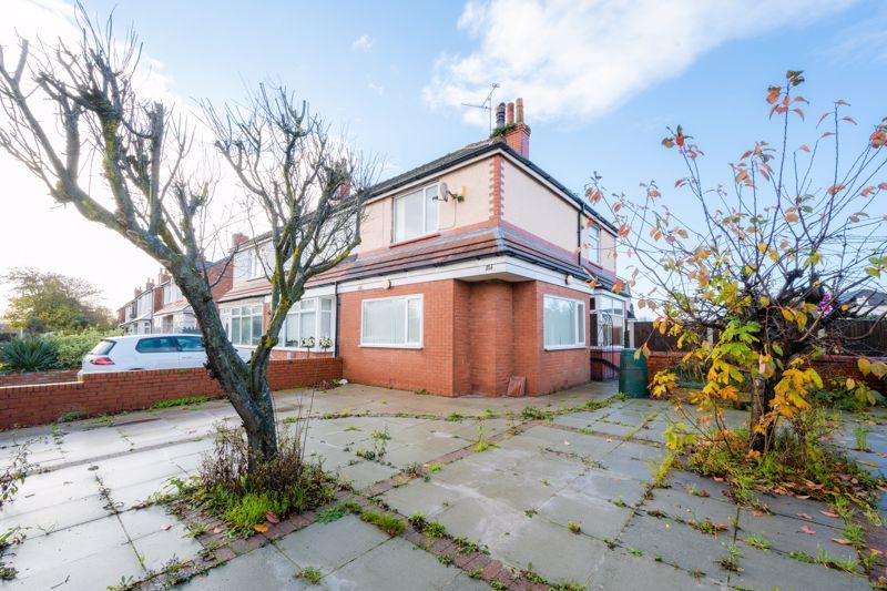3 bed semidetached house for sale in Wennington Road, Southport PR9