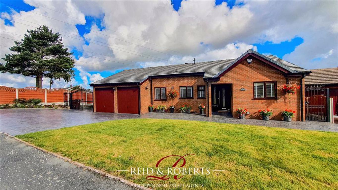 4 bed detached bungalow for sale in Llys Y Nant, Pentre Halkyn