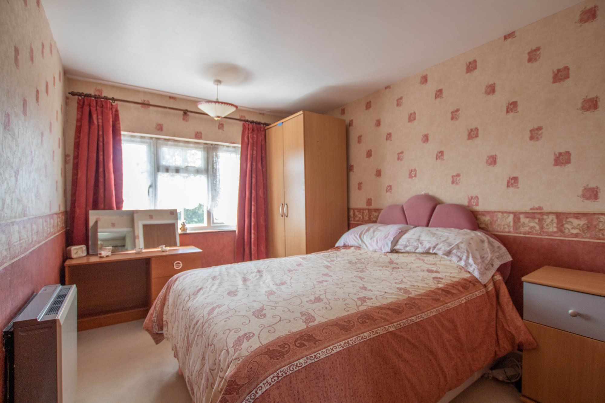 3 bed semidetached house for sale in High Street, West Wickham