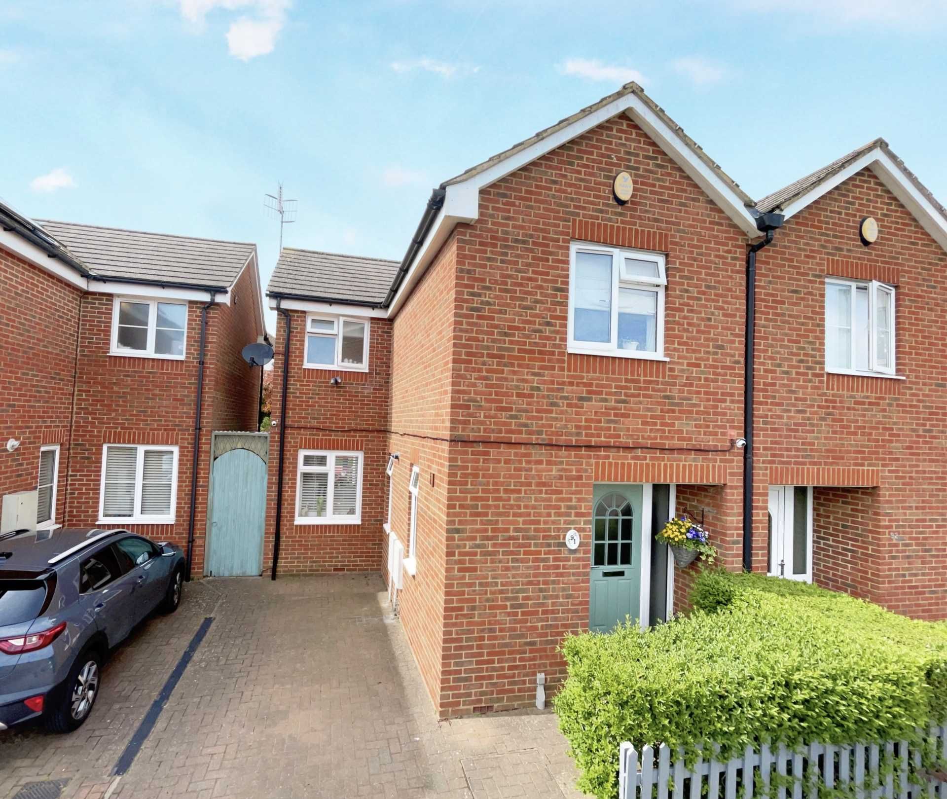 2 bed semidetached house for sale in Sempill Road, Hemel Hempstead HP3