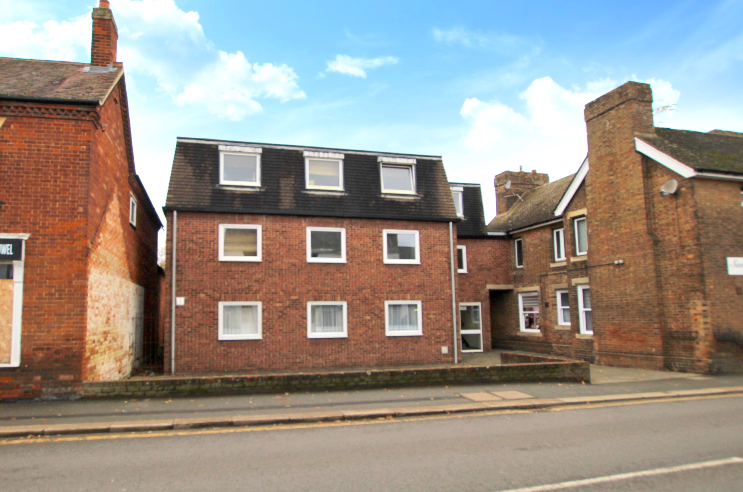 2-bed-flat-for-sale-in-edgecombe-court-sandy-sg19-zoopla