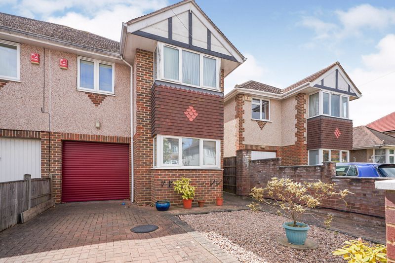 4 bed semidetached house for sale in Hereford Road, Feltham TW13 Zoopla