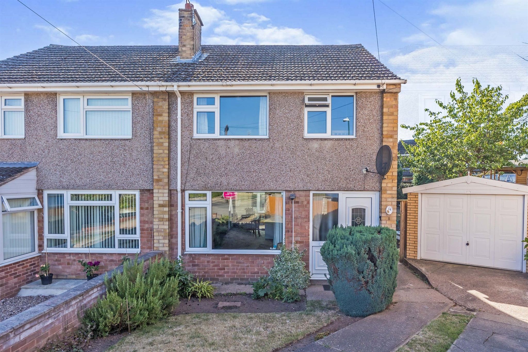3 bed semidetached house for sale in Winrow Gardens, Nottingham NG6