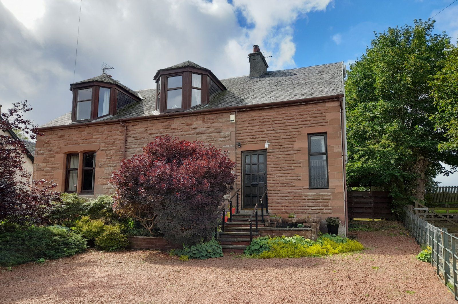 4 bed semidetached house for sale in Sherifflats Road, Thankerton