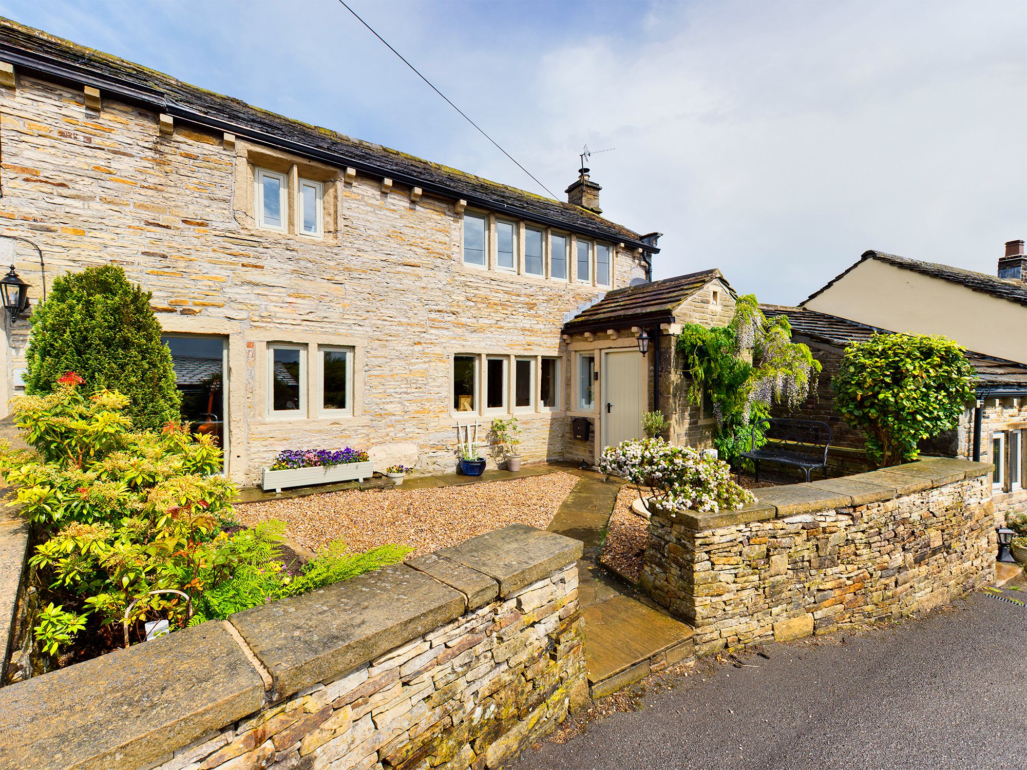 3 bed semidetached house for sale in West Slaithwaite Road