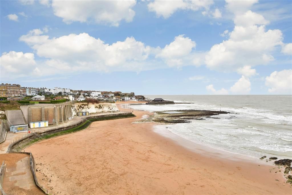 3 bed flat for sale in Queens Gardens, Broadstairs, Kent CT10 Zoopla