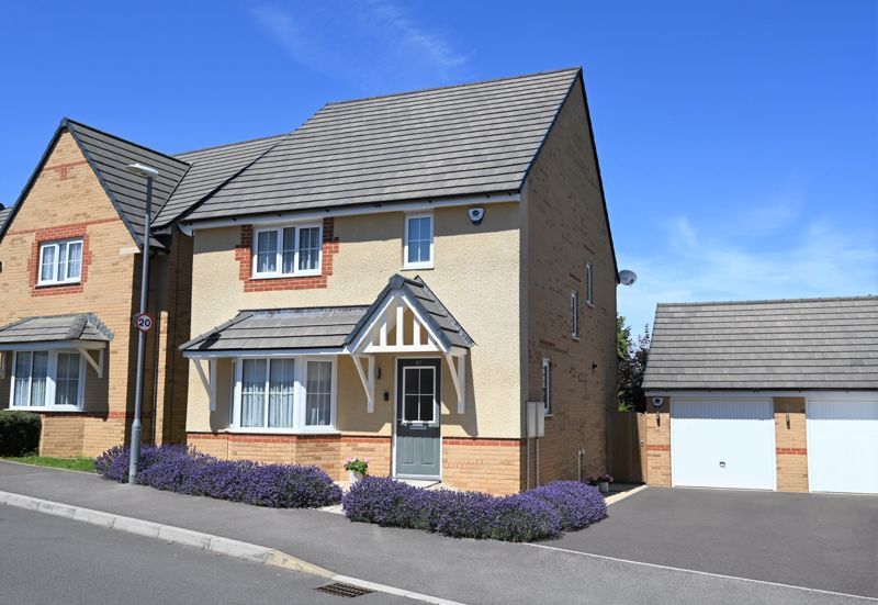 4 bed detached house for sale in Beauchamp Avenue, Midsomer Norton