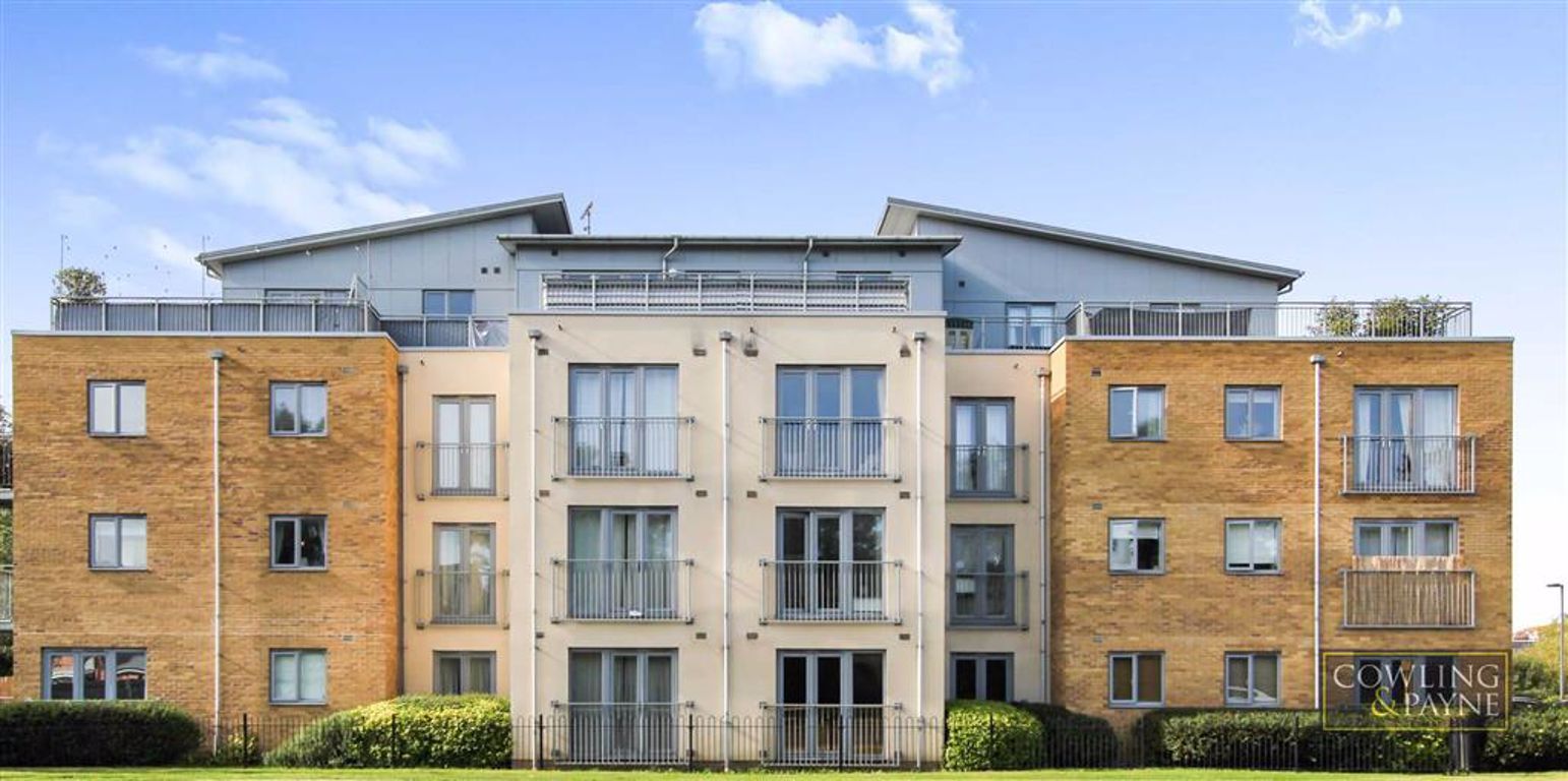 2 bed flat to rent in Ramsden Court, Wickford, Essex SS12 Zoopla