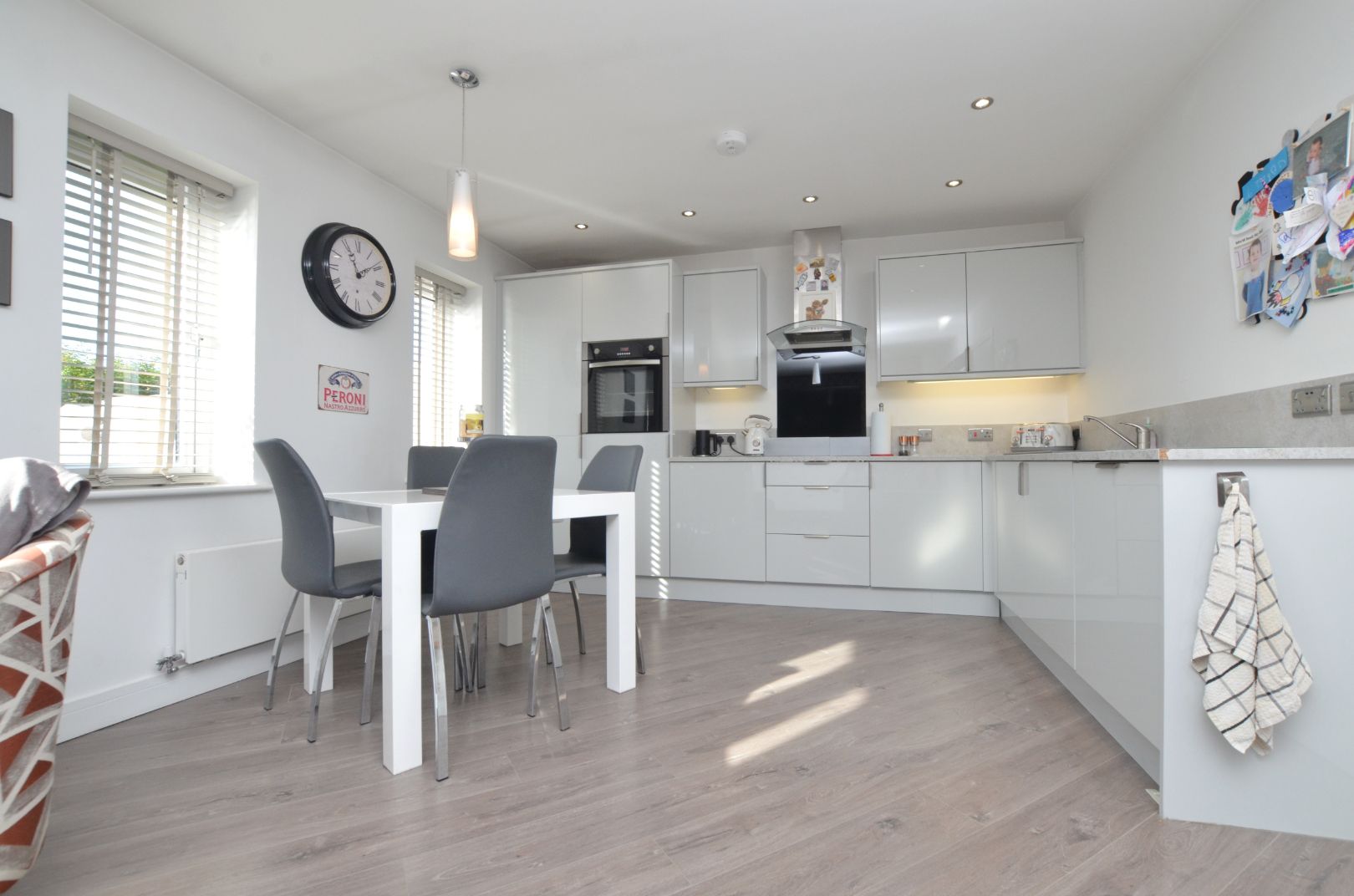 3 bed semidetached house for sale in Maple Road, Mapplewell, Barnsley