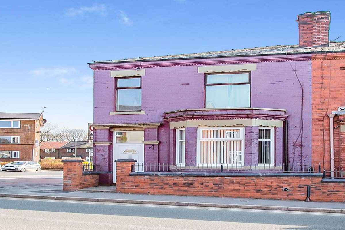 3 bed end terrace house for sale in Ripponden Road, Oldham, Greater