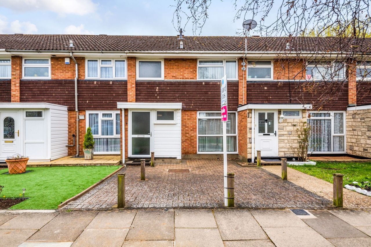 3 bed terraced house for sale in Hoylake Gardens, Mitcham CR4 Zoopla