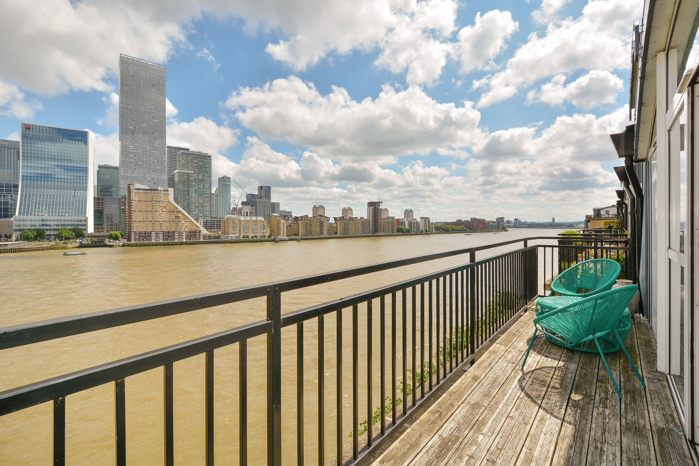 Lawrence Wharf, Rotherhithe St SE16