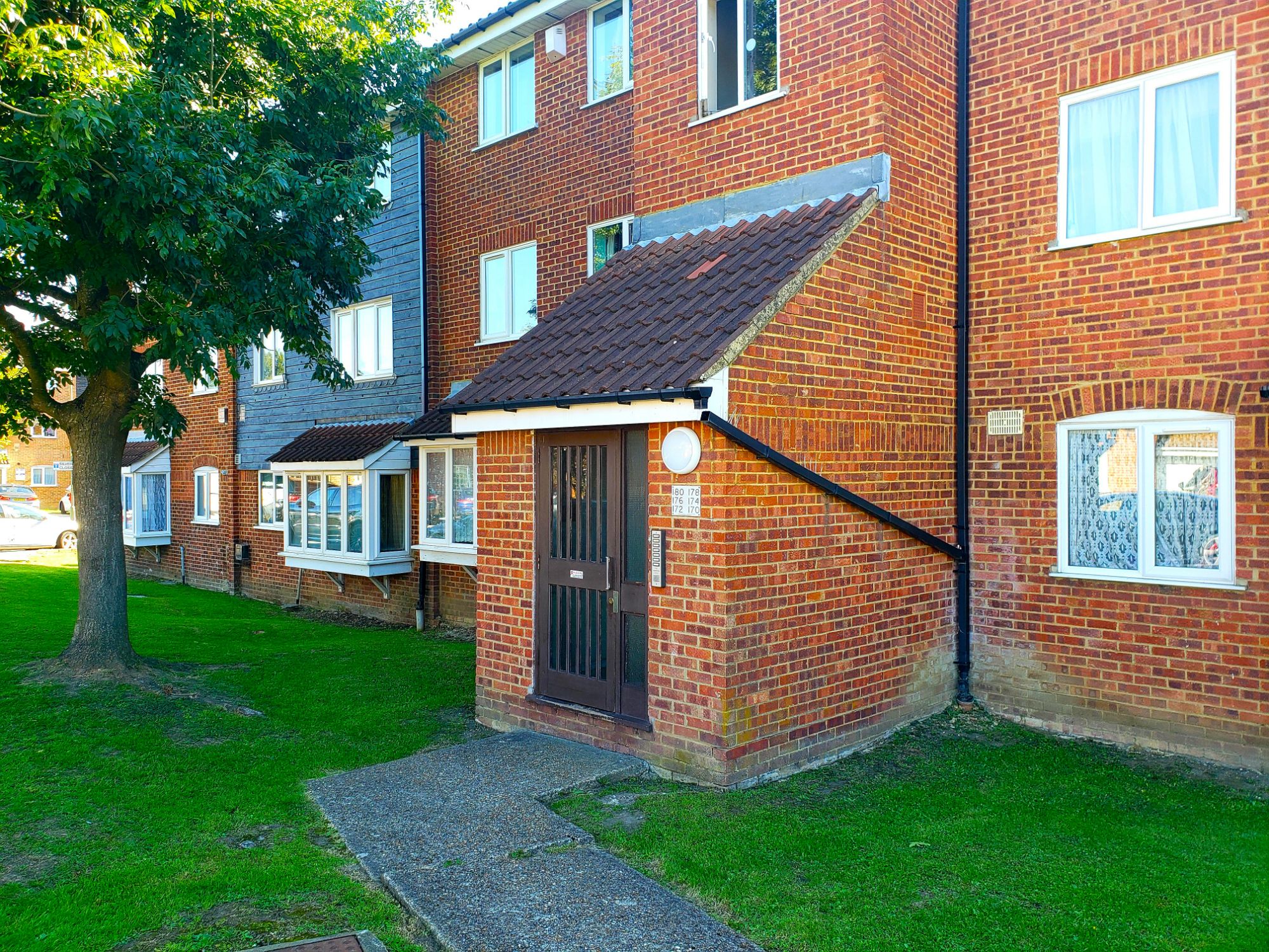 1 bed flat for sale in Poplar Grove, London N11 Zoopla