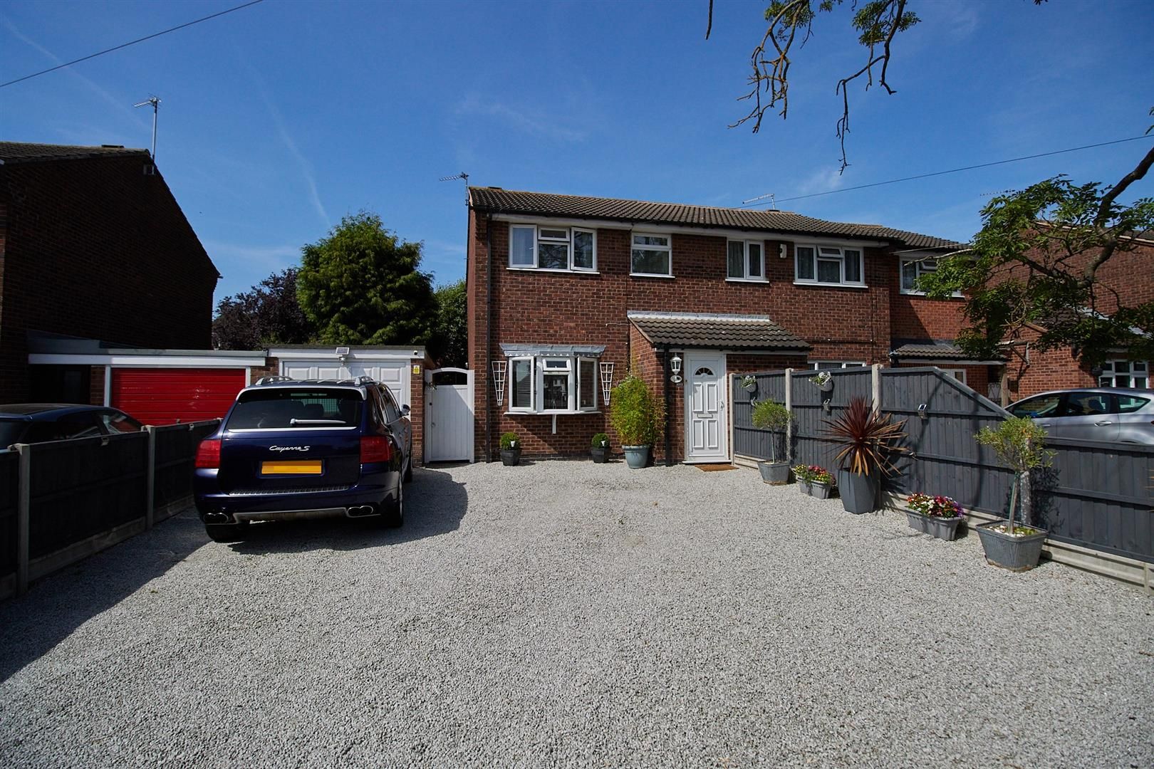 3 bed semidetached house for sale in Roston Drive, Hinckley LE10 Zoopla