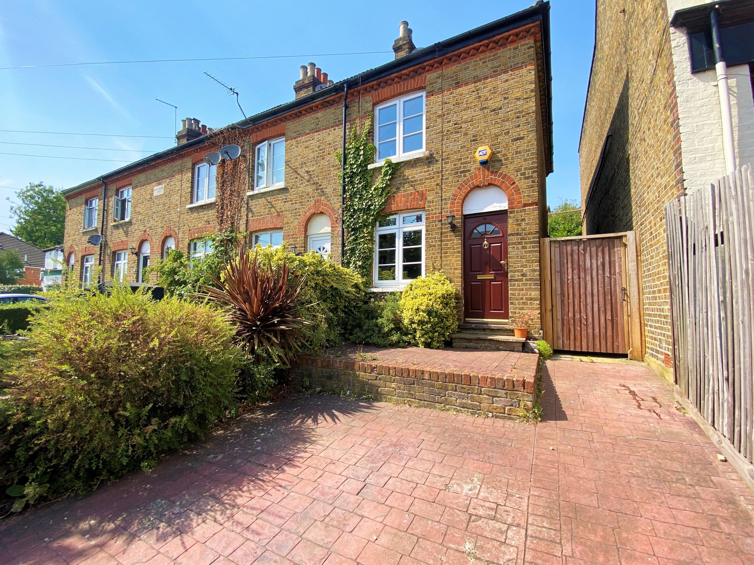 2 bed end terrace house for sale in West End Lane, High EN5 Zoopla