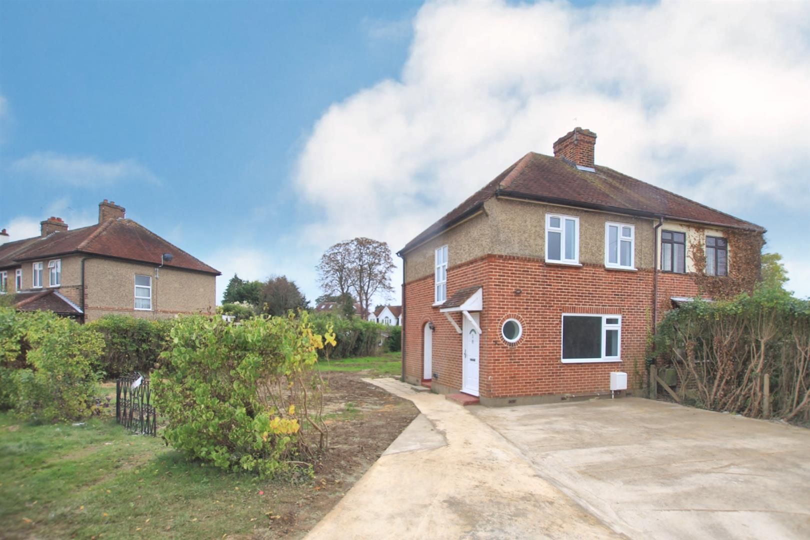 3 bed semidetached house to rent in Nursery Way, Wraysbury, Staines