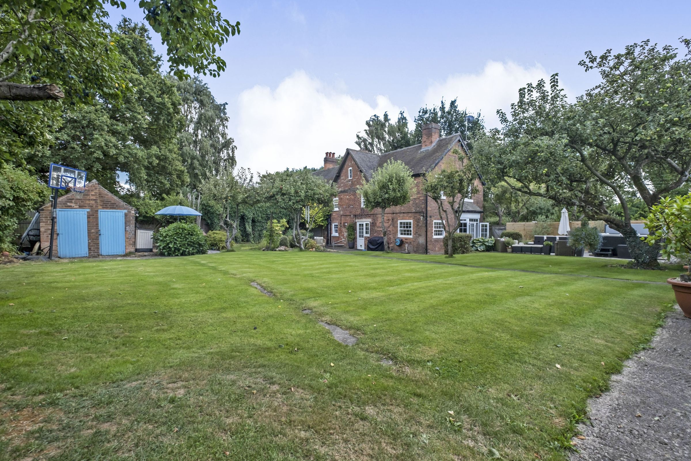 3 bed semidetached house for sale in Walmley Ash Lane, Sutton