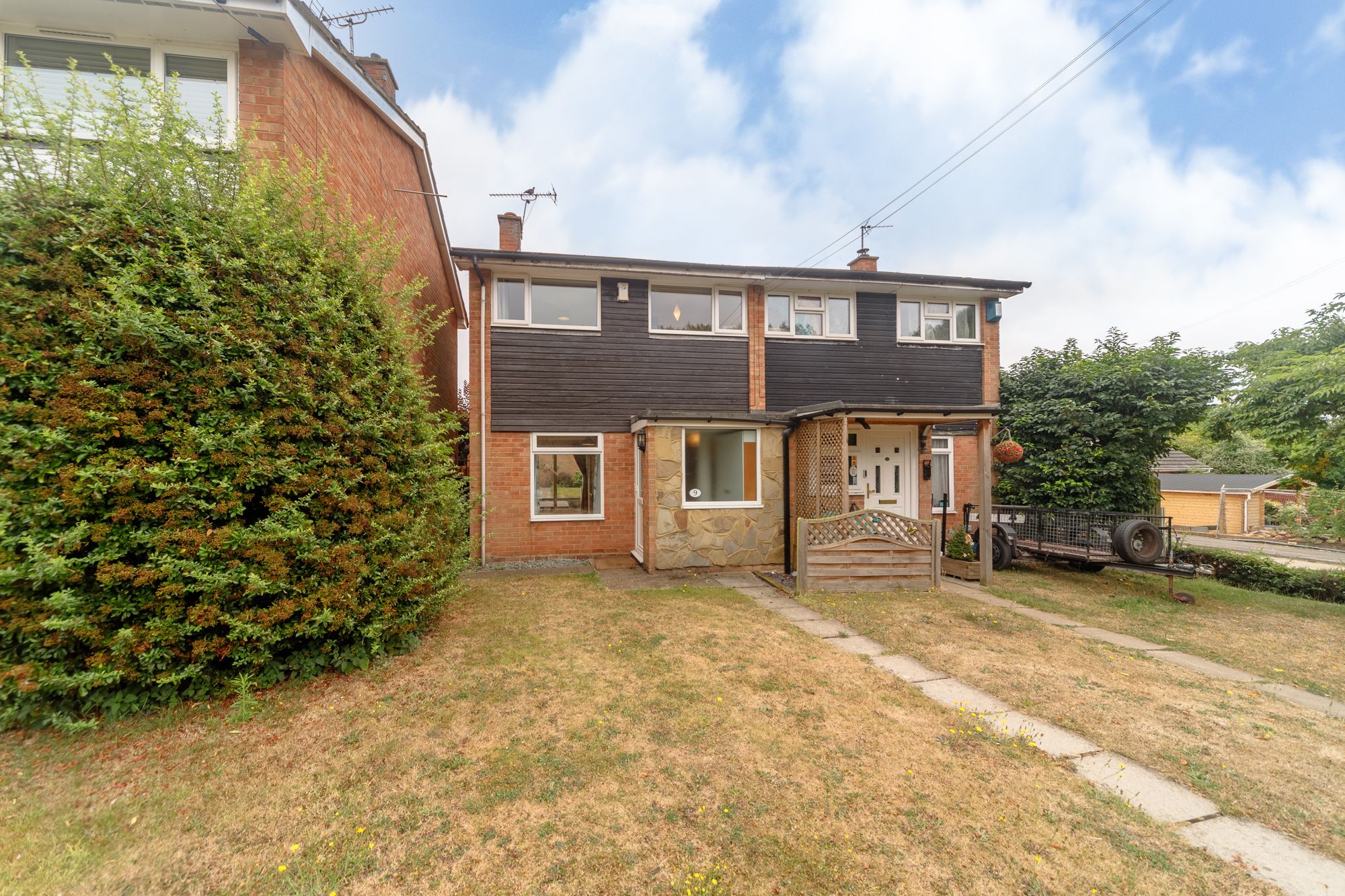3 bed semidetached house for sale in Swallowfield Road, Arborfield
