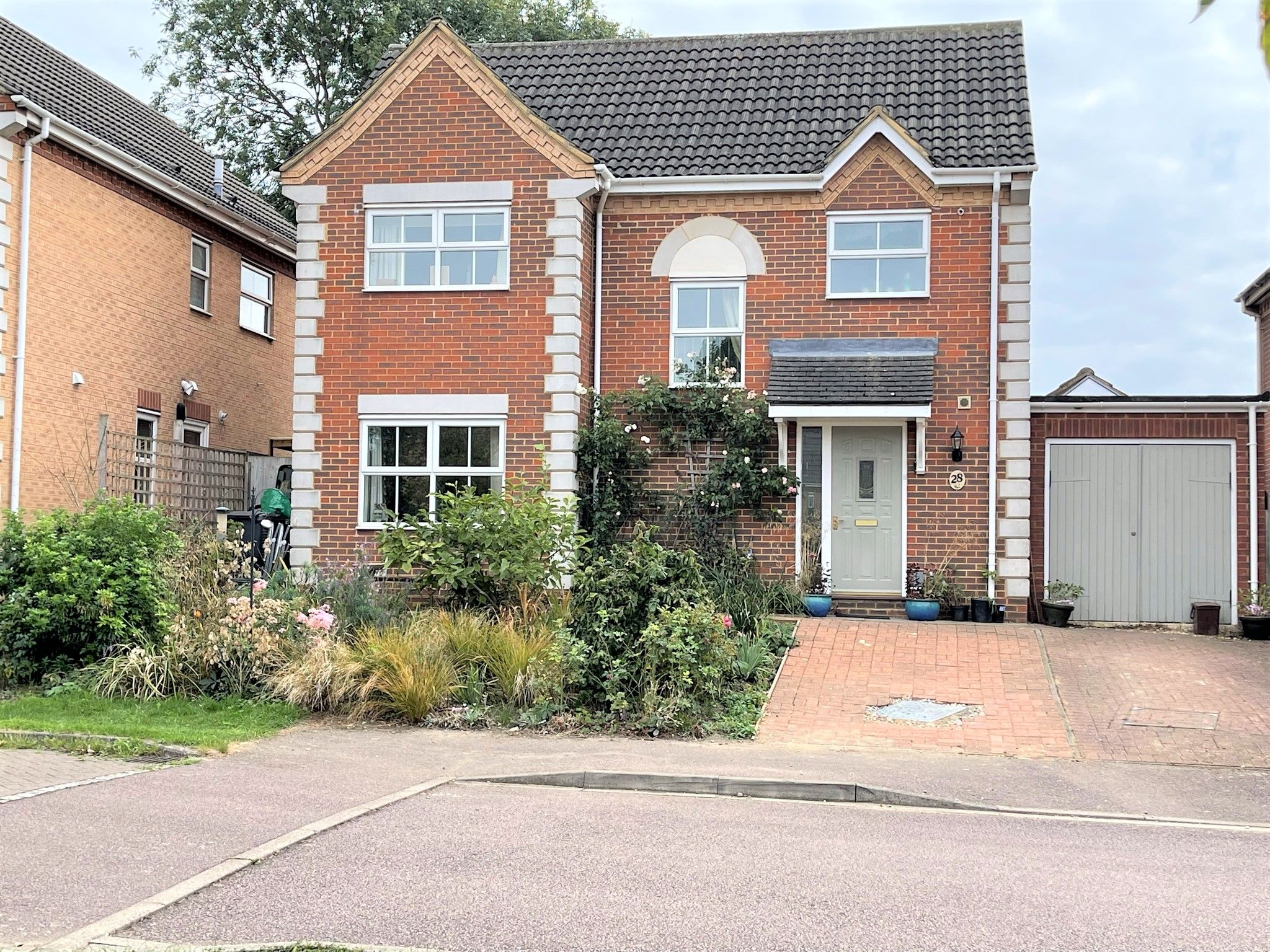 4 bed detached house for sale in Playfield Close, Biggleswade SG18 Zoopla