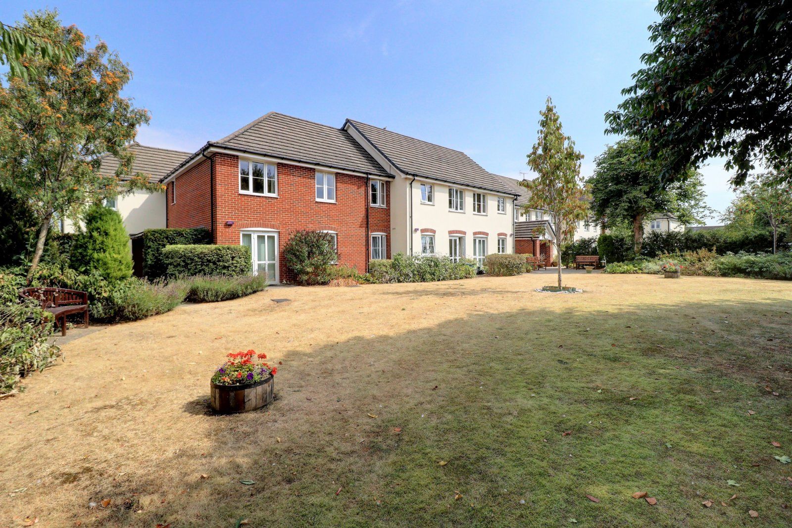 1 bed flat for sale in Penn Road, Hazlemere, High HP15 Zoopla