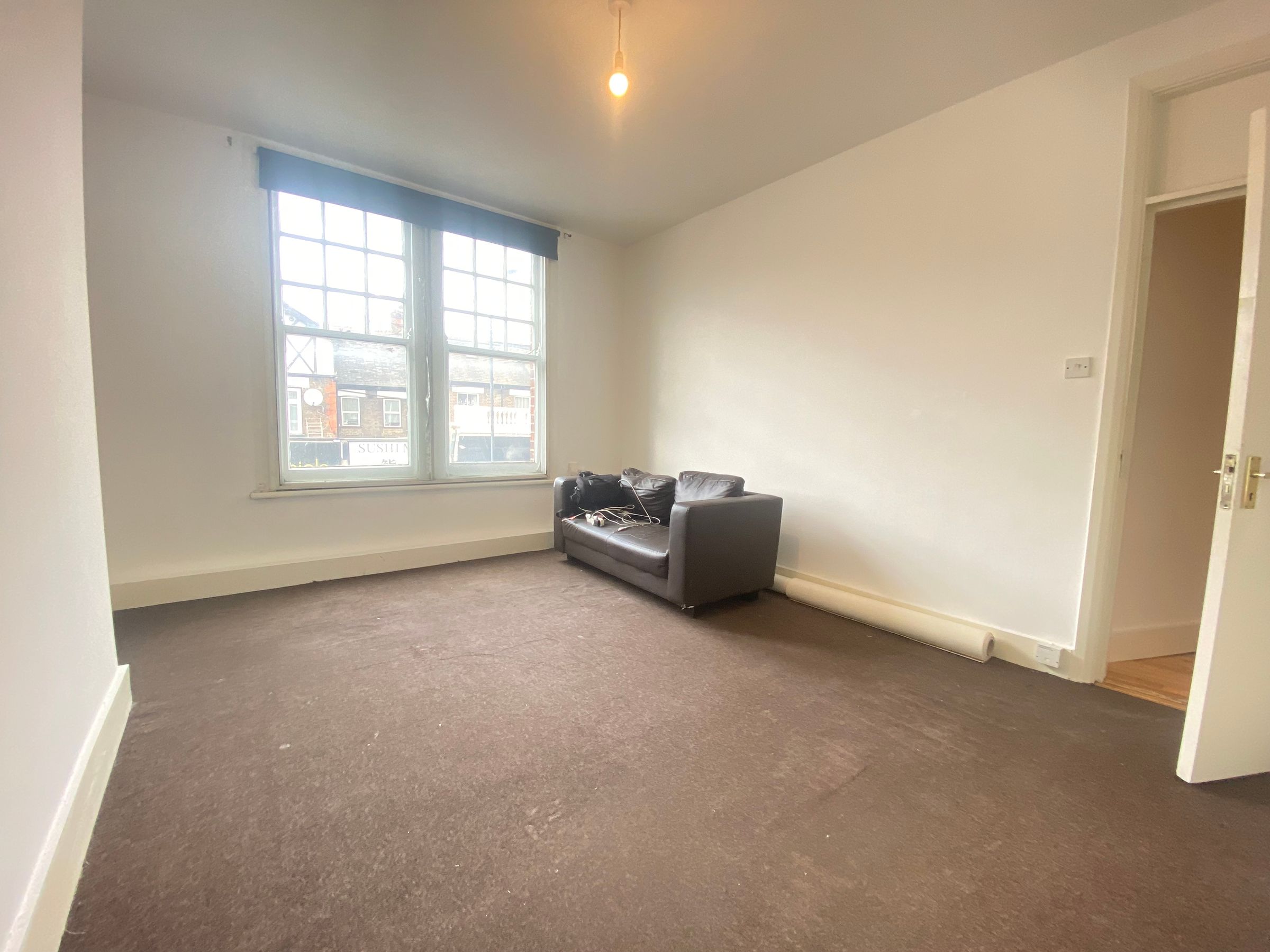 2 bed flat to rent in Walm Lane, Willsden, London NW2 Zoopla