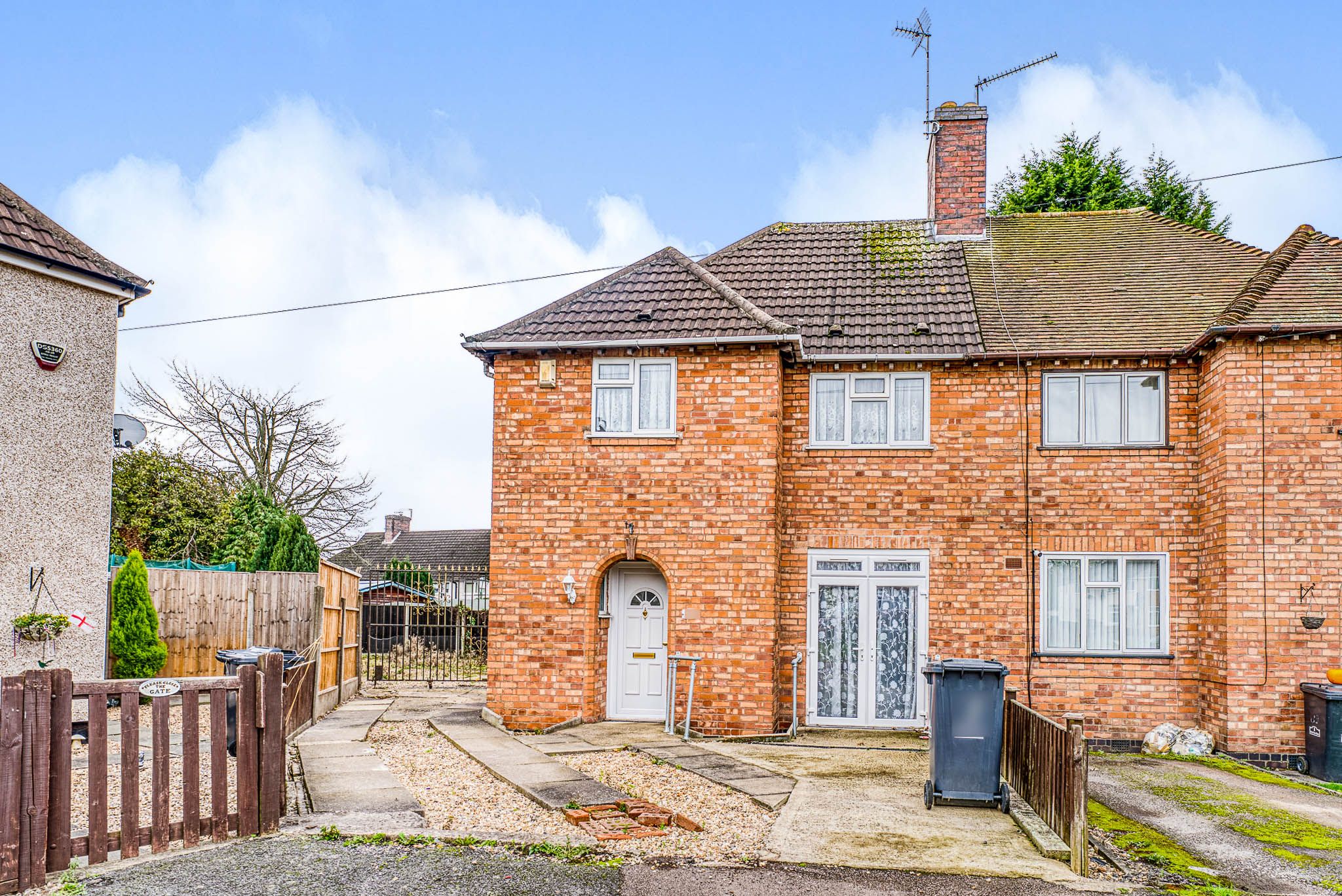 3 bed semidetached house for sale in Rose Farm Close, Braunstone