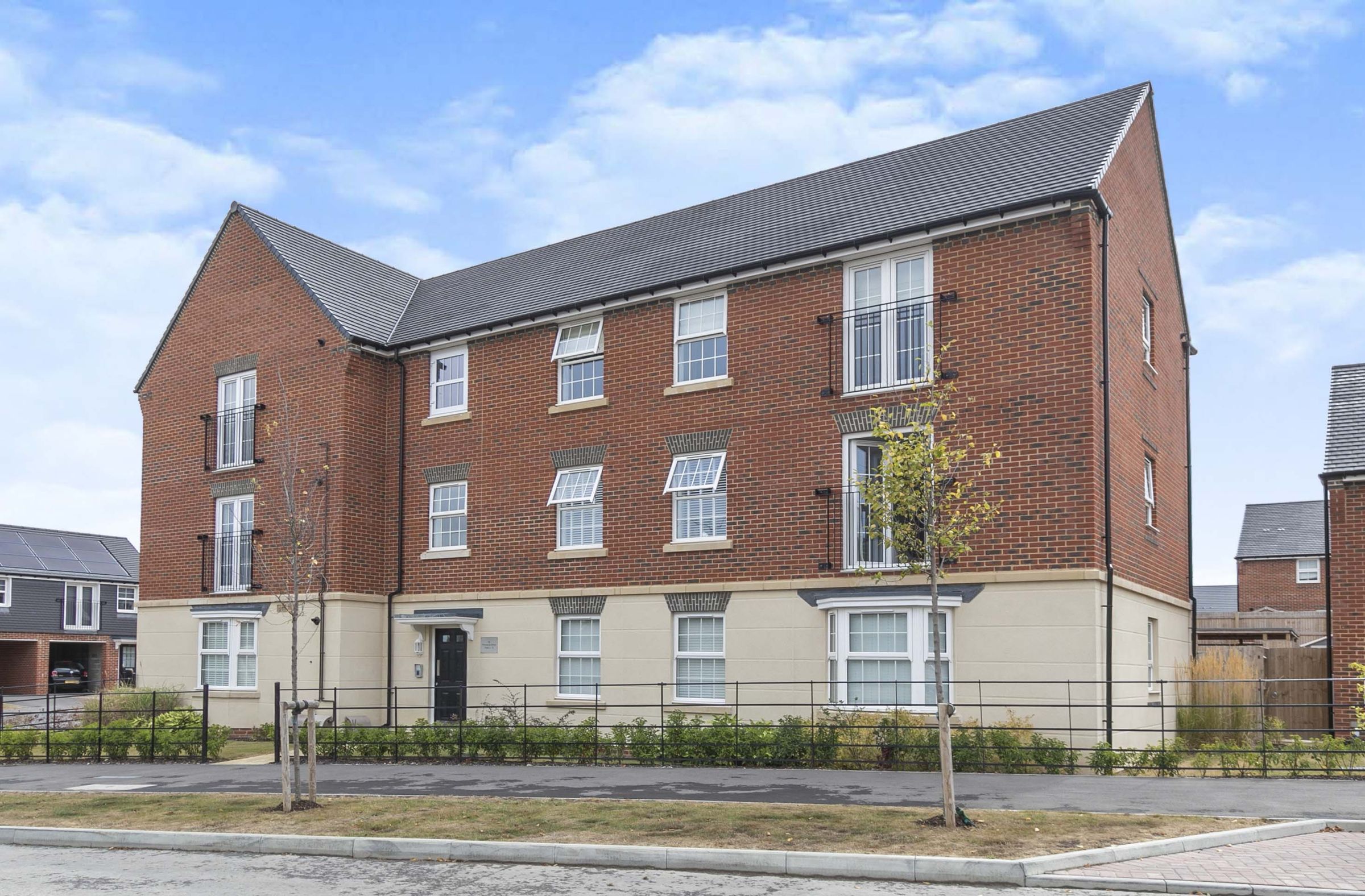 2 bed flat for sale in Provence Drive, Bearwood, Bournemouth, Dorset BH11 Zoopla