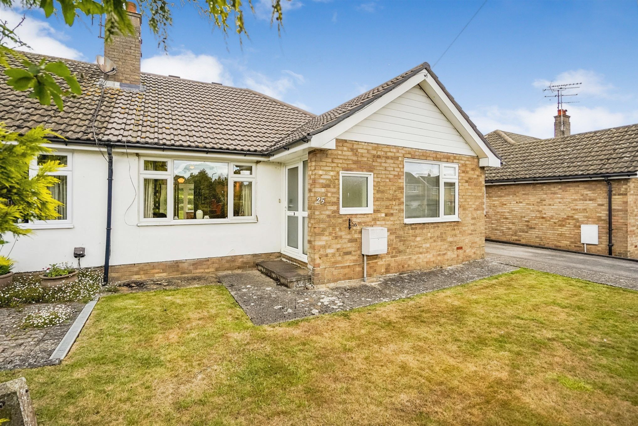 3 bed semidetached bungalow for sale in Shenley Hill Road, Heath And Reach, Leighton Buzzard