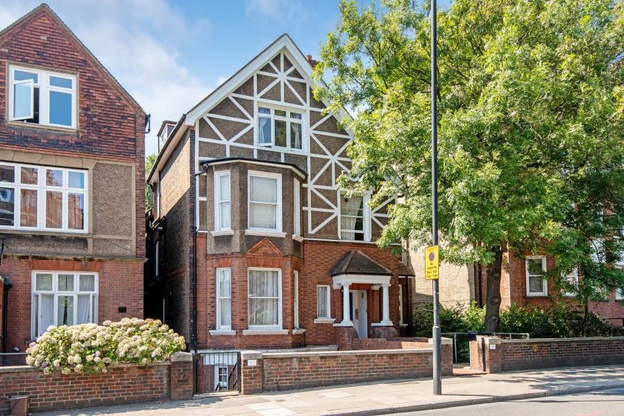 3 bed flat for sale in Finchley Road, London NW3 Zoopla