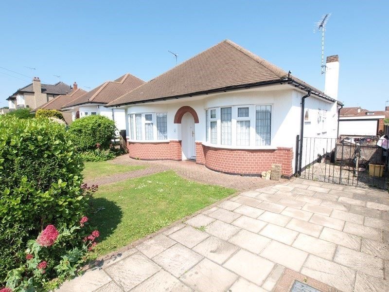2 bed detached bungalow to rent in Leigh Heights, Hadleigh, Essex SS7 Zoopla
