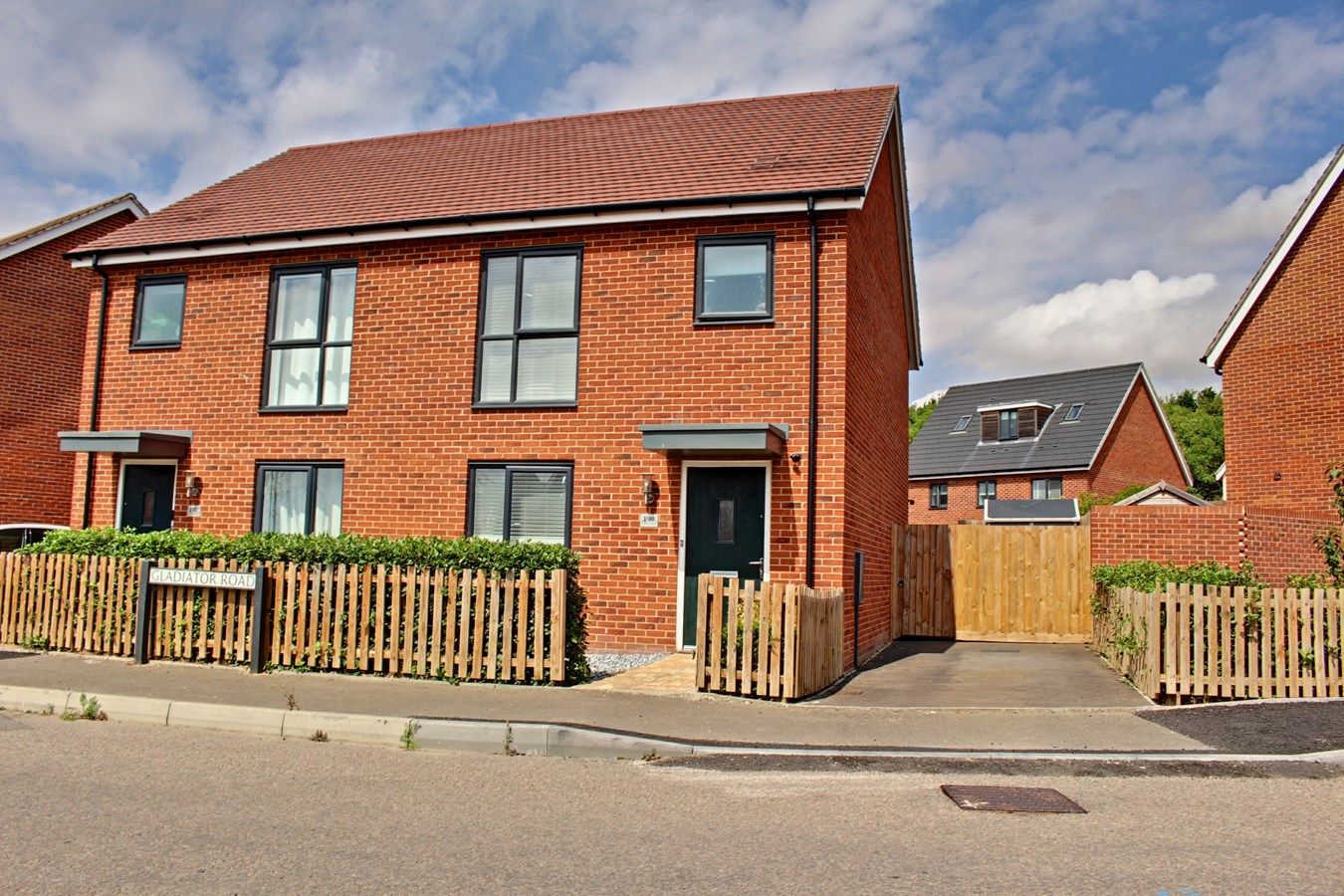 3 bed semidetached house for sale in Gladiator Road, Upper Cambourne