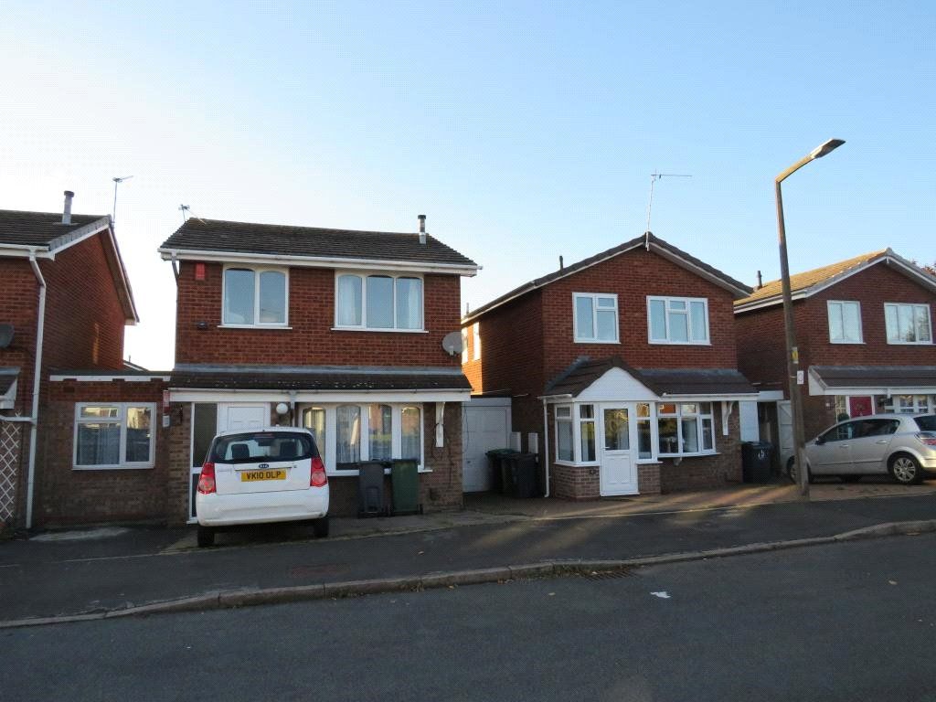4 bed detached house to rent in Law Close, Tividale, Oldbury, West