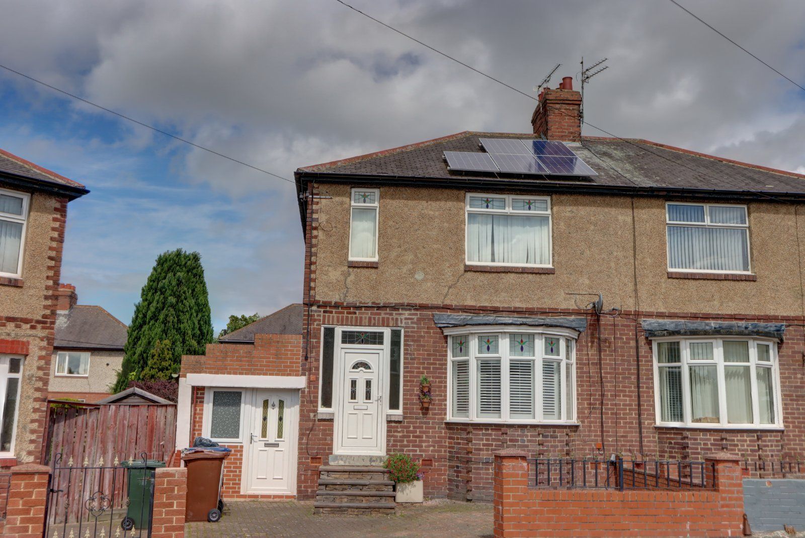 2 bed semidetached house for sale in Greenside Crescent, Newcastle