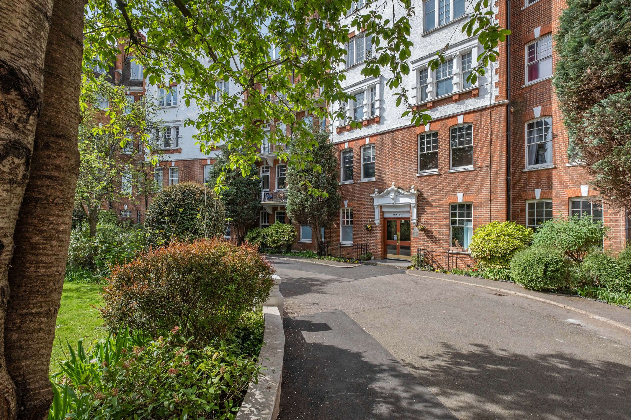 3 bed flat for sale in Kings Gardens, London NW6 Zoopla