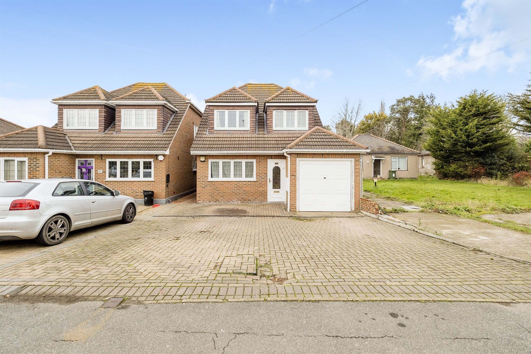 4 bed detached house for sale in Lambs Lane South, Rainham RM13 Zoopla