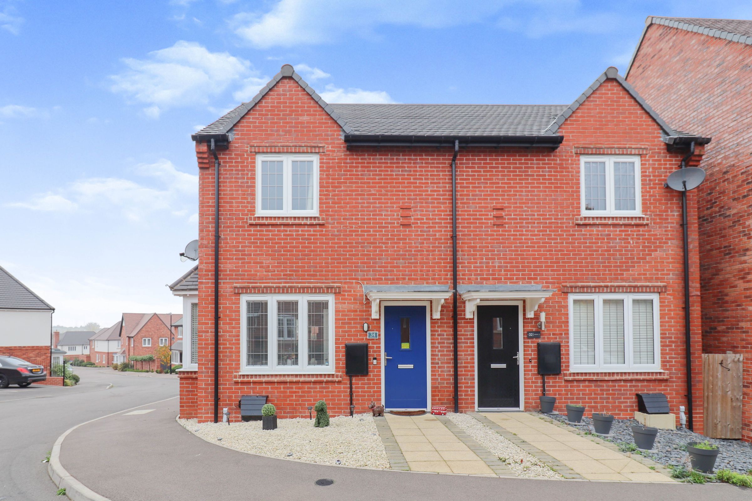 2 bed semidetached house for sale in Juniper Way, Eden Park, Rugby
