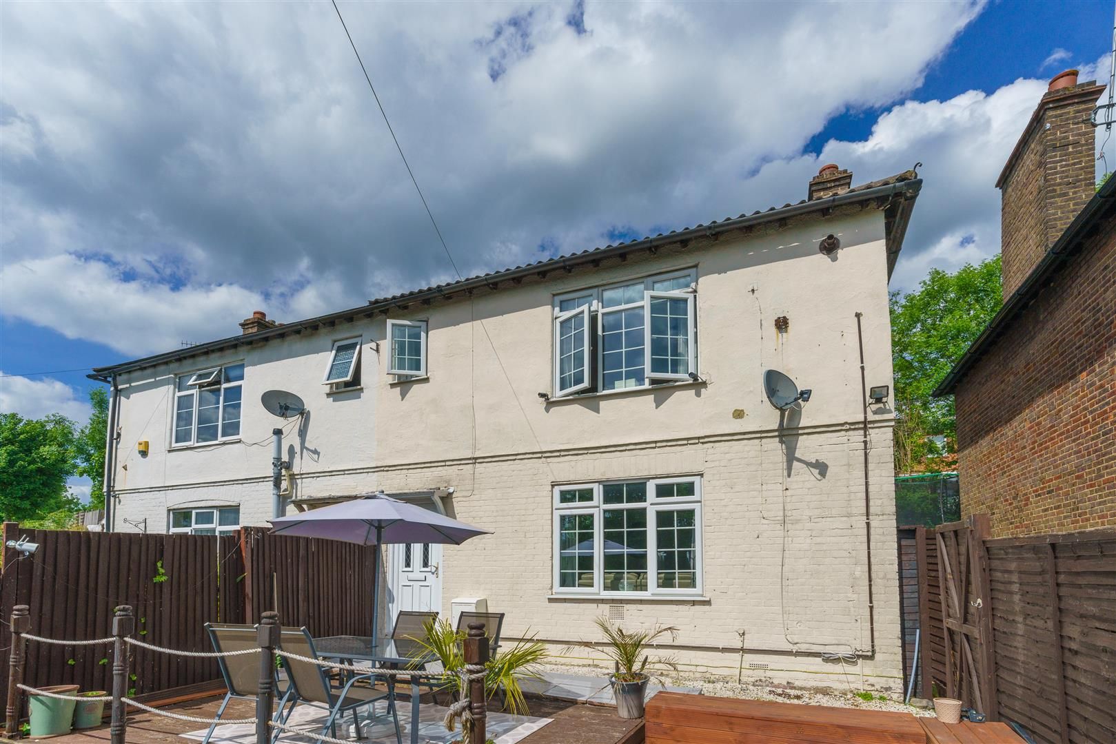 3 bed semidetached house for sale in Bank Street, High HP13