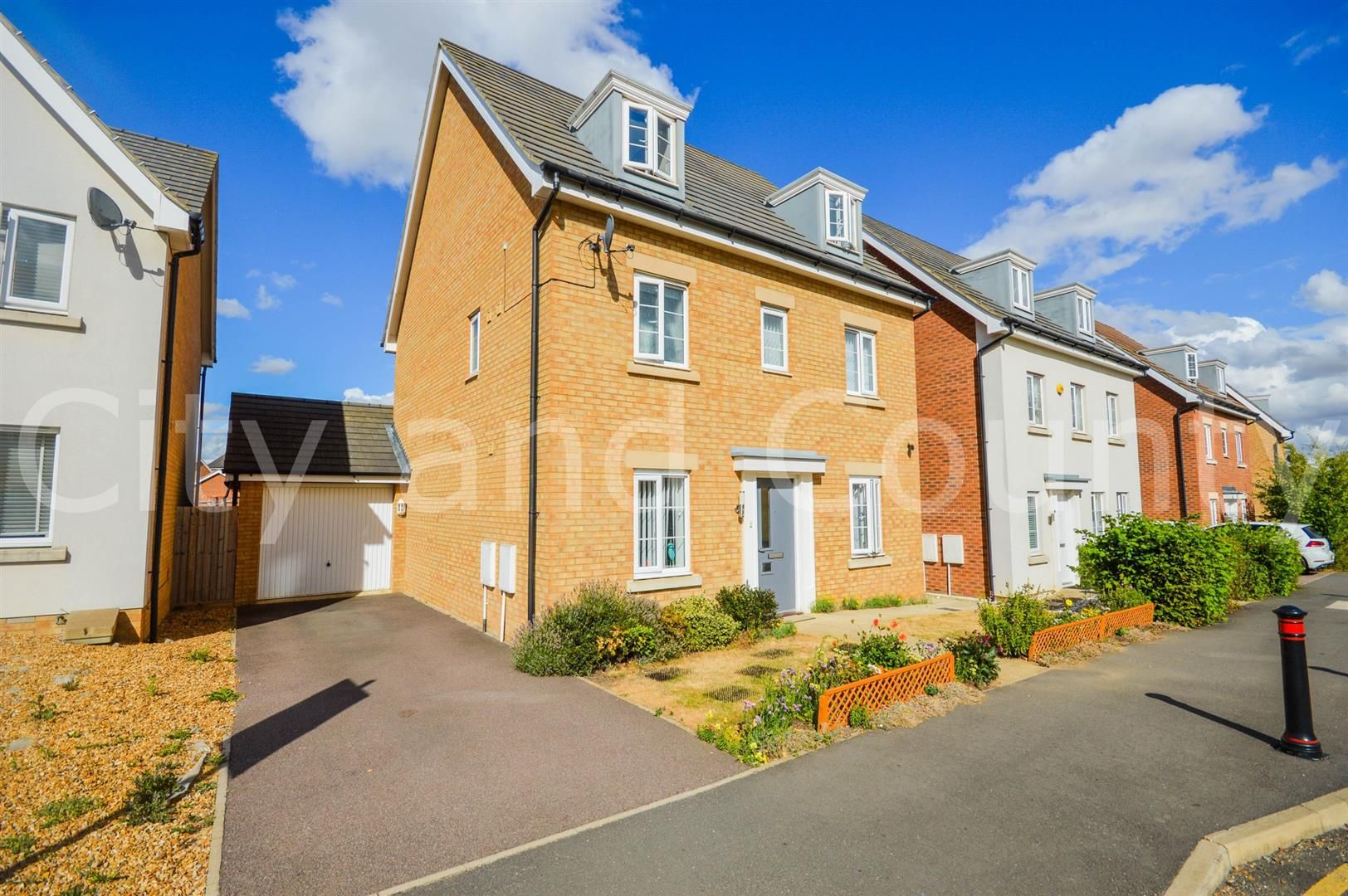 5 bed detached house for sale in Apollo Avenue, Farcet, Peterborough