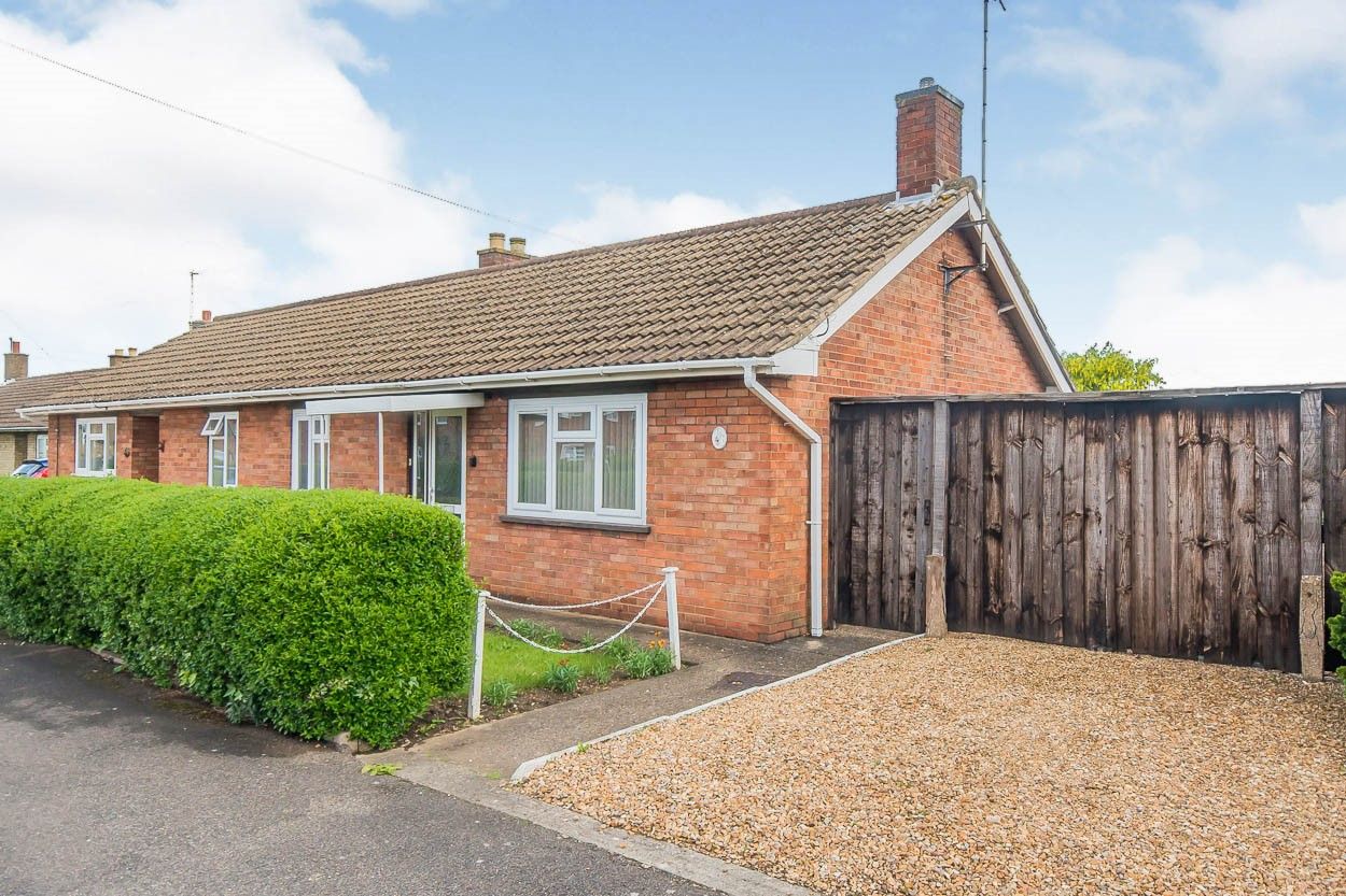 2 bed semidetached bungalow for sale in Queen Street, Yaxley