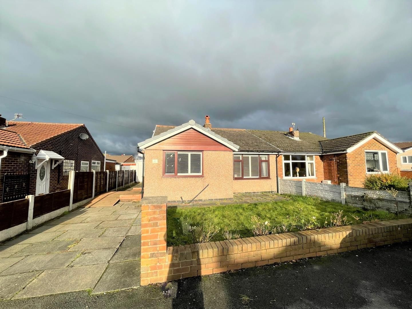 3 bed semidetached bungalow for sale in Edgeworth Road, Hindley Green