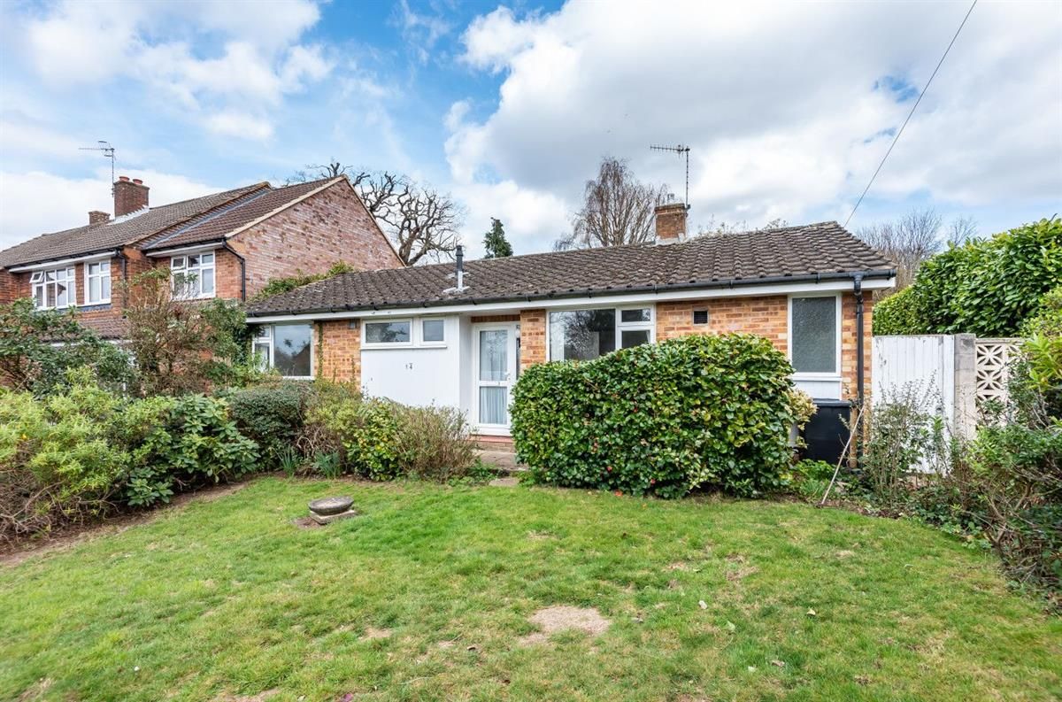 3 bed bungalow for sale in The Paddock, Pembury, Tunbridge Wells TN2