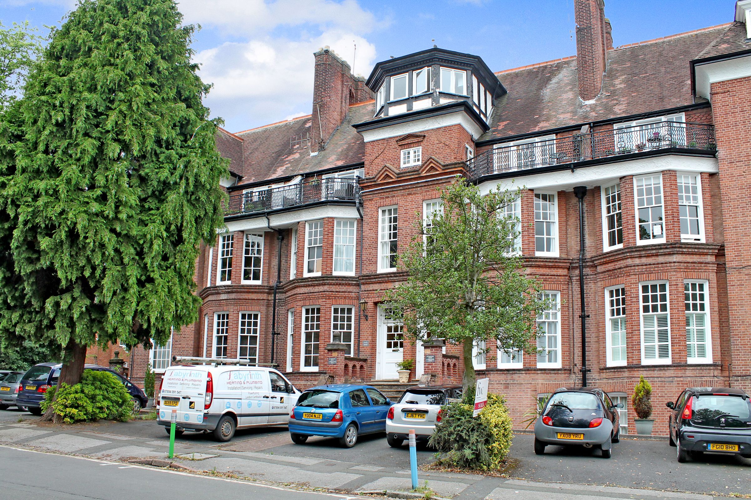 De Montfort Court, Stoneygate Road, Stoneygate, Leicester LE2  