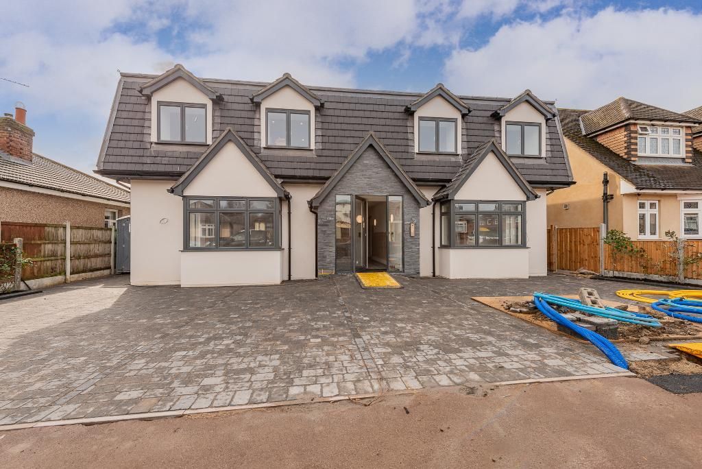 New home, 3 bed flat for sale in Goring Road, Dagenham East, Essex RM10