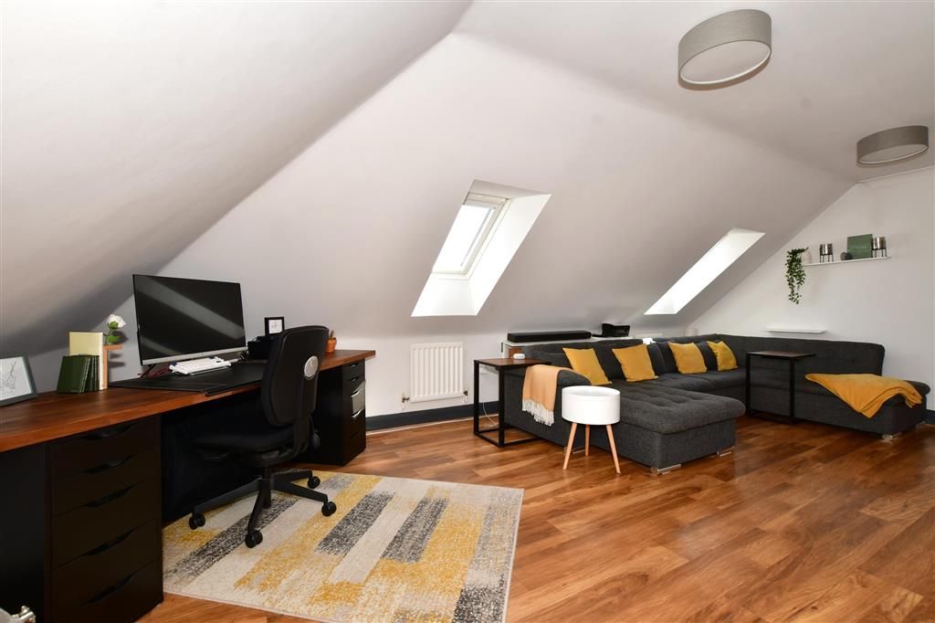 1 bed flat for sale in Coulsdon Road, Caterham, Surrey CR3 Zoopla