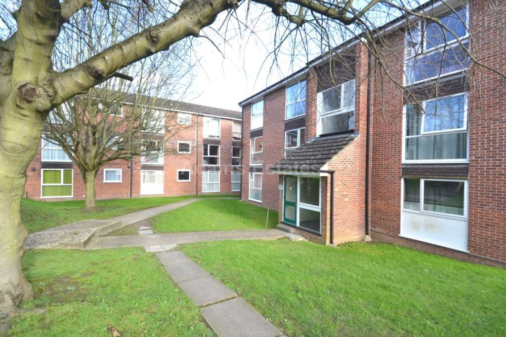 1 bed flat to rent in Trafalgar Court, Reading RG30 Zoopla