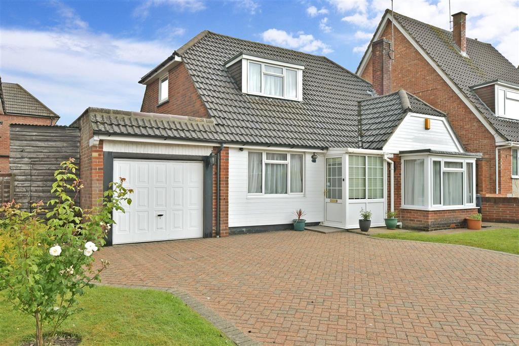 3 bed bungalow for sale in Stakes Hill Road, Waterlooville, Hampshire