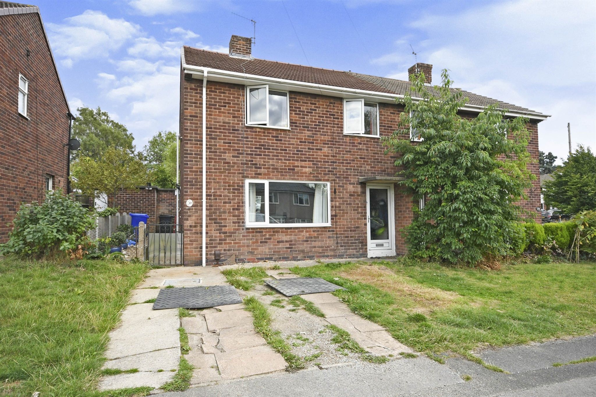 3 bed semidetached house for sale in Lansdowne Road, Brimington